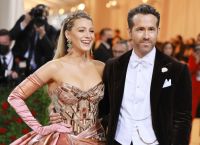 Η Blake Lively και ο Ryan Reynolds θα γίνουν γονείς για τέταρτη φορά Η Blake Lively και ο Ryan Reynolds θα γίνουν γονείς για τέταρτη φορά