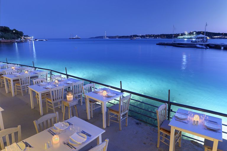 The Best Places to Enjoy Seafood in Athens