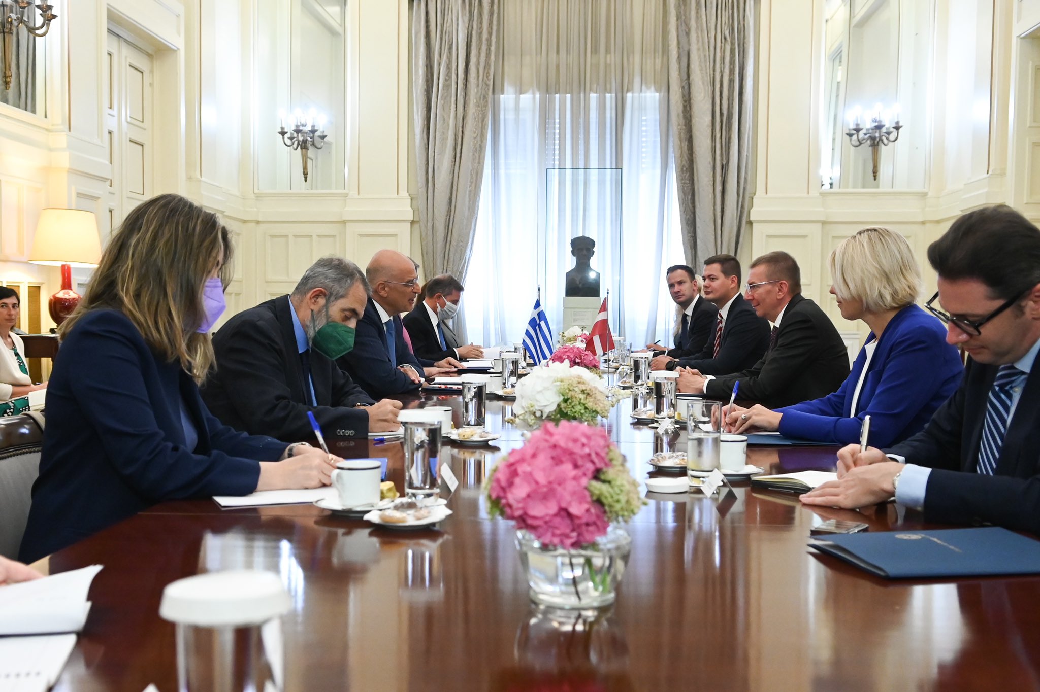 Δένδιας: Το ΝΑΤΟ πρέπει να σέβεται το σύνολο των συμμάχων
