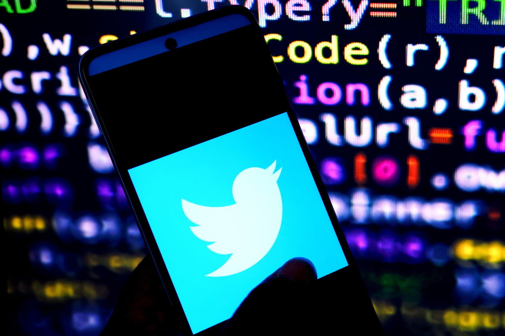 Twitter: Αποχωρούν από την μεγάλη πλατφόρμα μεγάλα brands λόγω παιδικής πορνογραφίας