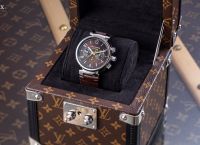 Η Louis Vuitton σηματοδοτεί δύο δεκαετίες στον κόσμο των ρολογιών με το Tambour Twenty