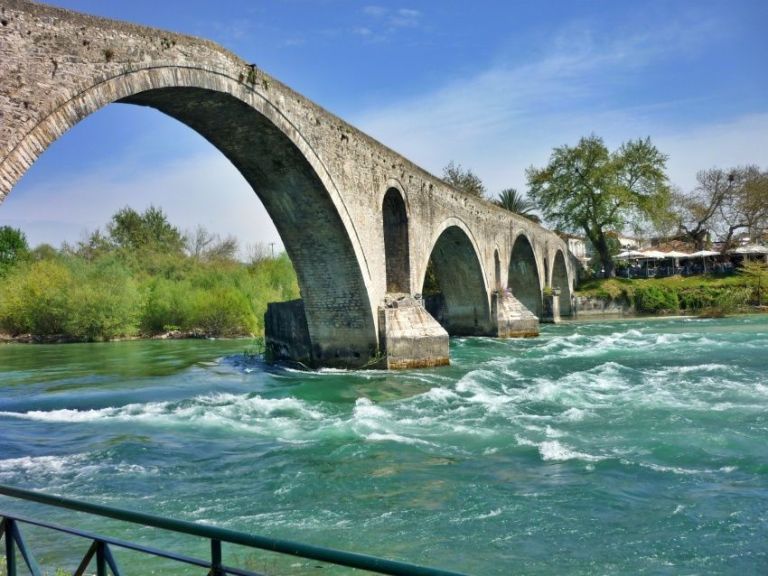The legendary Bridge of Arta