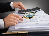 Πνιγμένοι στα χρέη οι Έλληνες: Στα 260,96 δισ. ευρώ οι «κόκκινες» οφειλές φυσικών προσώπων Πνιγμένοι στα χρέη οι Έλληνες: Στα 260,96 δισ. ευρώ οι «κόκκινες» οφειλές φυσικών προσώπων
