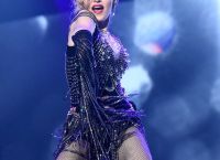 Madonna: Η πρώτη γυναίκα που κέρδισε μία θέση στη λίστα με τα άλμπουμ Billboard 200 μέσα σε 5 δεκαετίες Madonna: Η πρώτη γυναίκα που κέρδισε μία θέση στη λίστα με τα άλμπουμ Billboard 200 μέσα σε 5 δεκαετίες