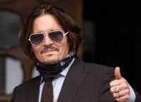 Johnny Depp:  Η νέα γυναίκα στη ζωή του είναι δικηγόρος και όχι δεν είναι η Camille Vasquez