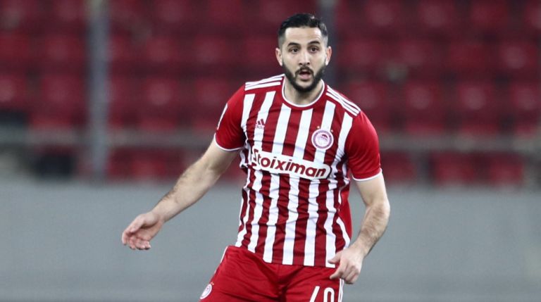 Kostas Manolas introduced to Sharjah FC as a Greek warrior