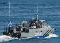 Θρίλερ στην Κρήτη: Ακυβέρνητο σκάφος με 500 μετανάστες Θρίλερ στην Κρήτη: Ακυβέρνητο σκάφος με 500 μετανάστες