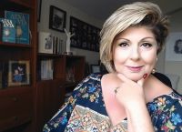 Λένα Μαντά: «Αν δεν δέχεσαι την απιστία τότε να έχεις έτοιμη την βαλίτσα στην πόρτα»