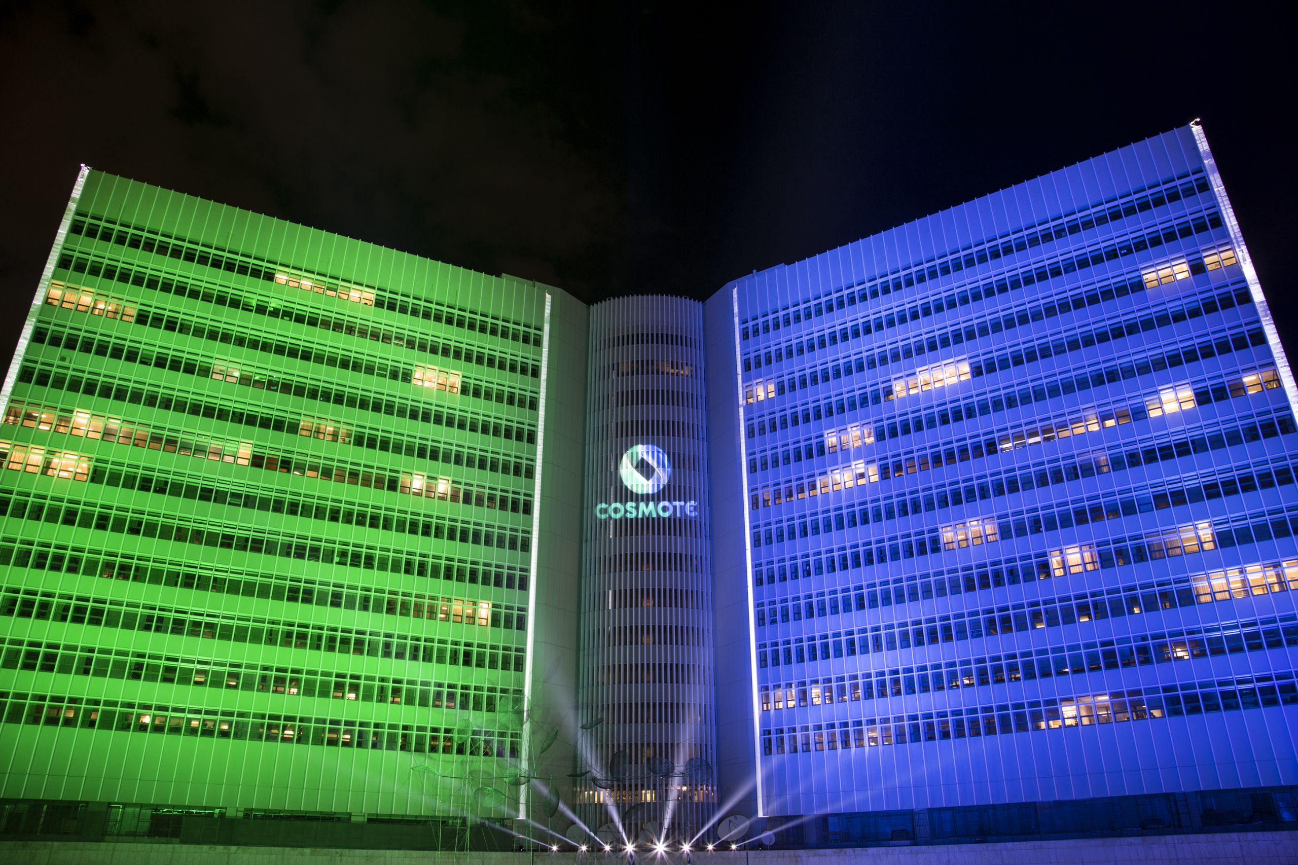 Στην αγορά των ψηφιακών πληρωμών μπαίνει η Cosmote – Δημιούργησε τη νέα χρεωστική κάρτα Payzy
