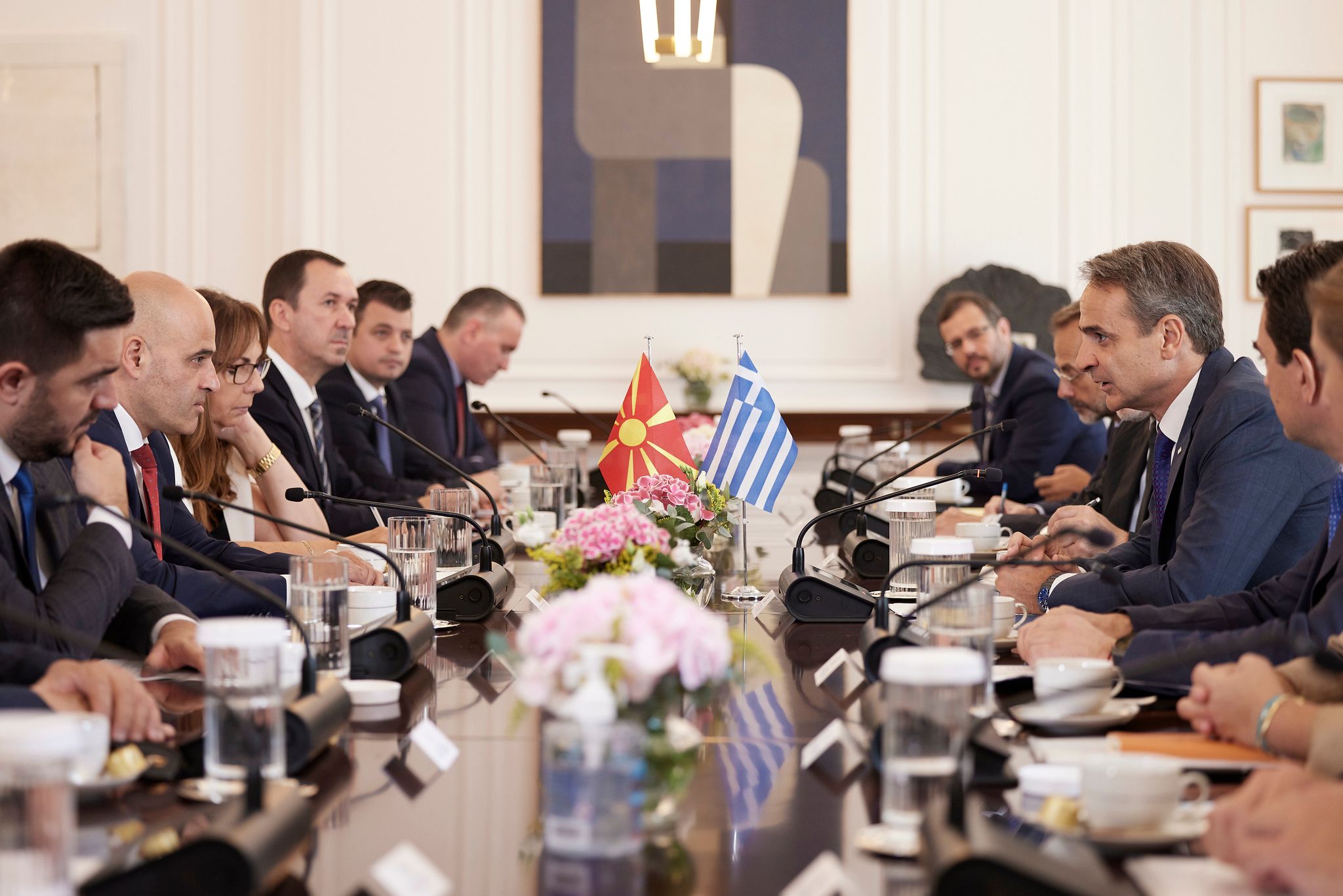 Μητσοτάκης: Συνάντηση με τον Πρωθυπουργό της Β. Μακεδονίας