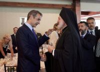 Ελπιδοφόρος προς Μητσοτάκη: Συνεχίζετε να επιδεικνύετε αρχηγικές ικανότητες σε περιόδους αβεβαιότητας