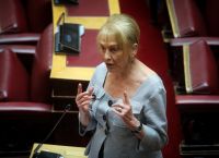 Πιπιλή για την τροπολογία για τα τραπεζοκαθίσματα: «Αν είχα τη δυνατότητα θα καταψήφιζα»