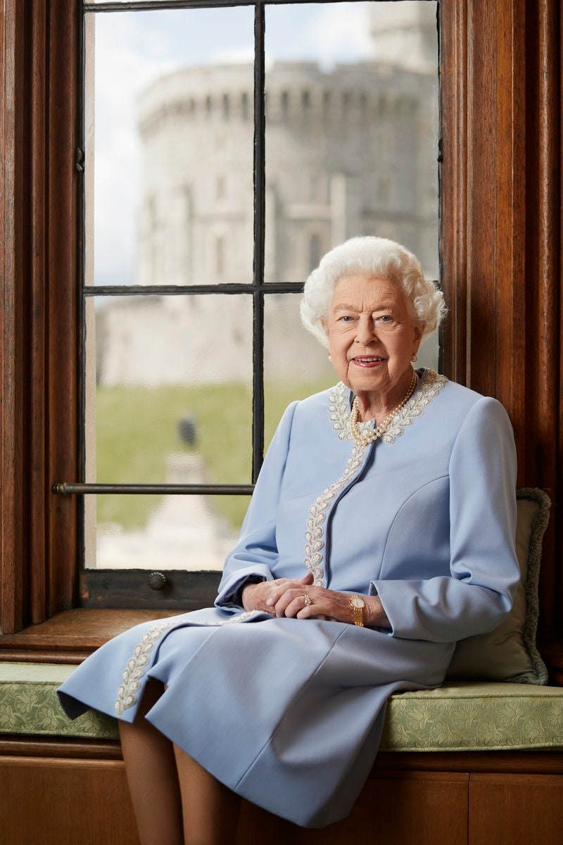 The Crown: Μετά τον θάνατο της βασίλισσας Ελισάβετ αλλάζει το σενάριο