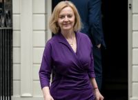 Λιζ Τρας: Στα βαθιά μετά το πένθος η νέα πρωθυπουργός της Βρετανίας