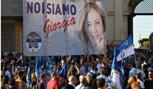 Με το βλέμμα στραμμένο στις κάλπες της Ιταλίας