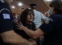 Δίκη Χρυσής Αυγής: Ένταση και συνθήματα – Οργή Μάγδας Φύσσα Δίκη Χρυσής Αυγής: Ένταση και συνθήματα – Οργή Μάγδας Φύσσα