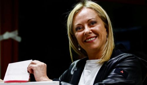 Εκλογές στην Ιταλία: Άνετη νίκη της Μελόνι δίνουν τα exit polls