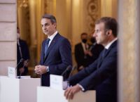Επίσημη συνάντηση Μακρόν – Μητσοτάκη στο Παρίσι