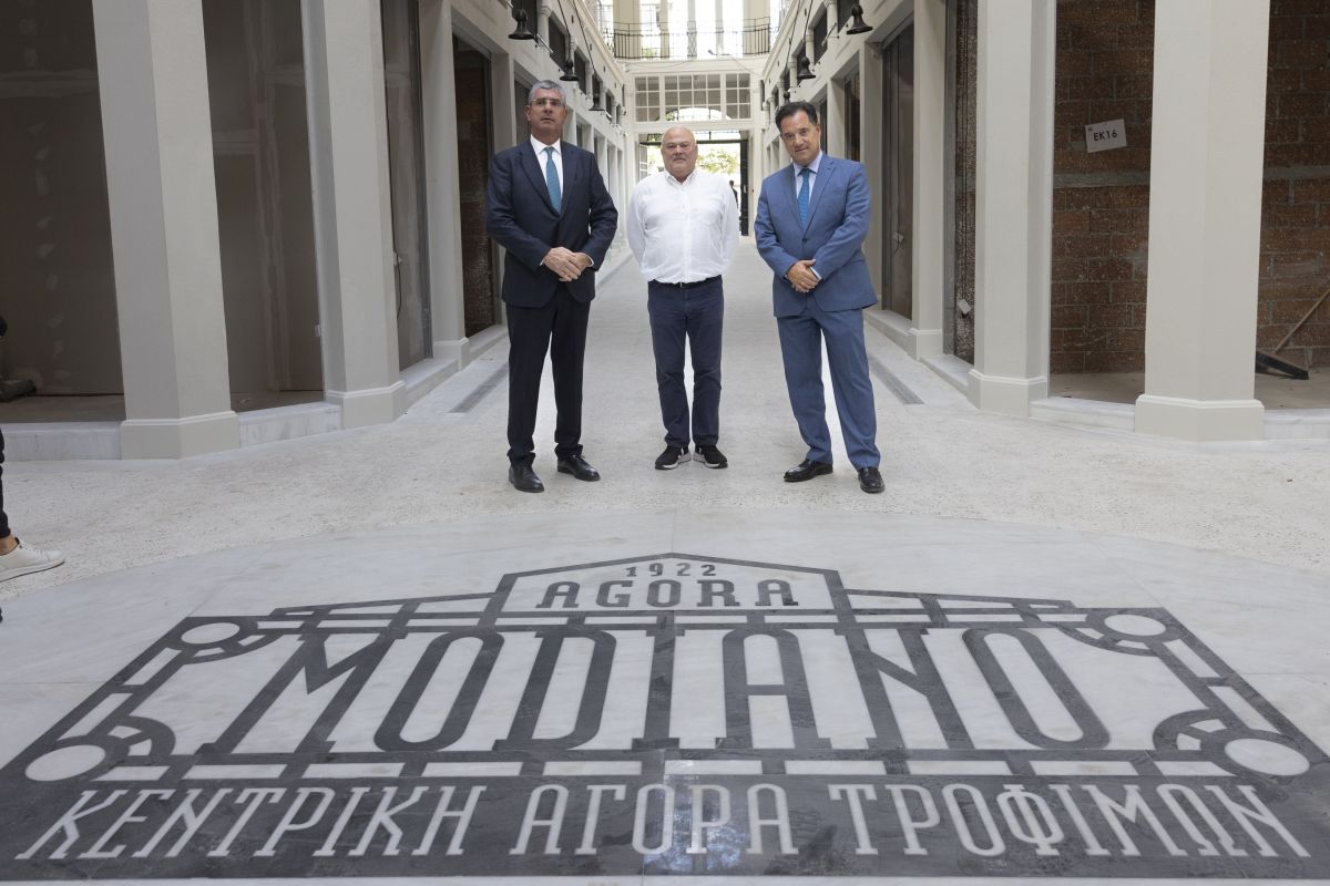 Στην Αγορά Μοδιάνο ο Υπουργός Ανάπτυξης κ. Άδωνις Γεωργιάδης και ο Υφυπουργός, κ. Γιάννης Τσακίρης