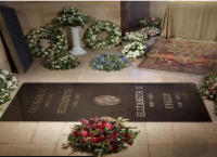 Βρετανία: Στη δημοσιότητα η πρώτη φωτογραφία του τάφου της βασίλισσας Ελισάβετ Βρετανία: Στη δημοσιότητα η πρώτη φωτογραφία του τάφου της βασίλισσας Ελισάβετ
