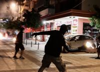 Γυαλιά – καρφιά στο ΣΕΦ πριν το ντέρμπι των “αιωνίων” Γυαλιά – καρφιά στο ΣΕΦ πριν το ντέρμπι των “αιωνίων”