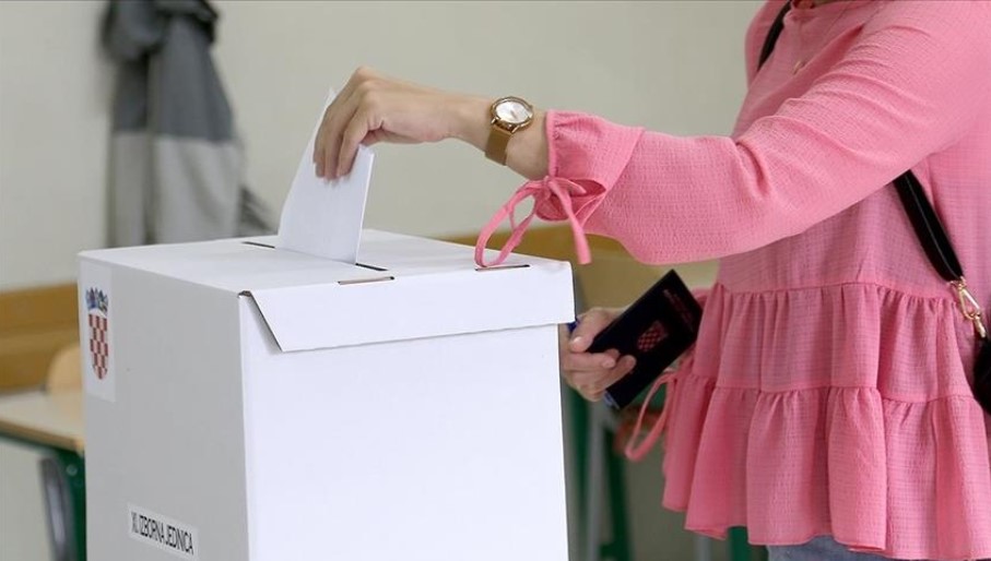 Εκλογές στη Βοσνία: Οι Βόσνιοι επιλέγουν μεταξύ εθνικιστών και μεταρρυθμιστών