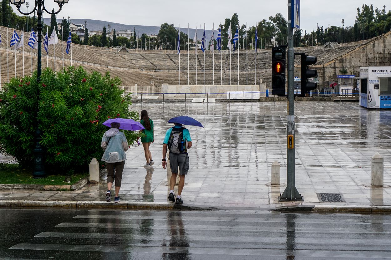 Καιρός για σήμερα Κυριακή: Σε όλη τη χώρα προβλέπονται νεφώσεις, με τοπικές βροχές