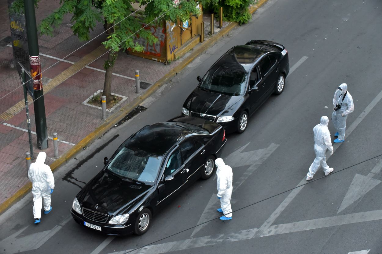 Ζωγράφου: Ο αρχηγός της χρηματοδοτούσε τον βομβιστή του Λουκά Παπαδήμου [vid]