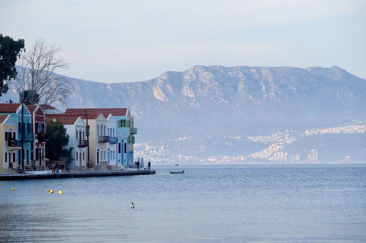 Νέα πρόκληση της Τουρκίας: Έστειλε ακταιωρούς και ιστιοφόρα μέχρι το Καστελόριζο