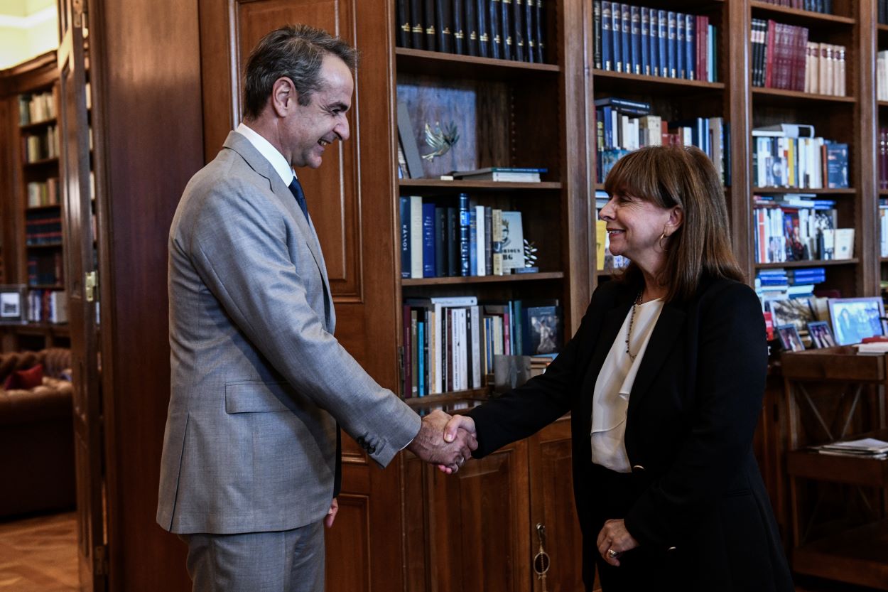 Συνάντηση Μητσοτάκη – Σακελλαροπούλου στο Προεδρικό