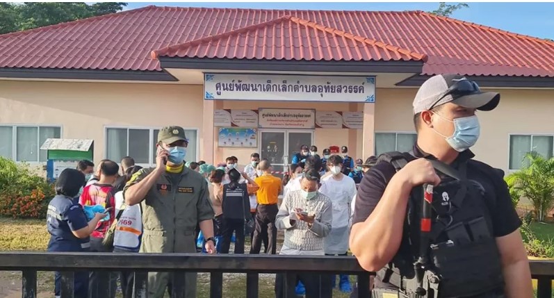 Ταϊλάνδη: Μακελειό σε παιδικό σταθμό με θύματα 22 παιδιά – Πρώην αστυνομικός σκότωσε συνολικά 37 ανθρώπους
