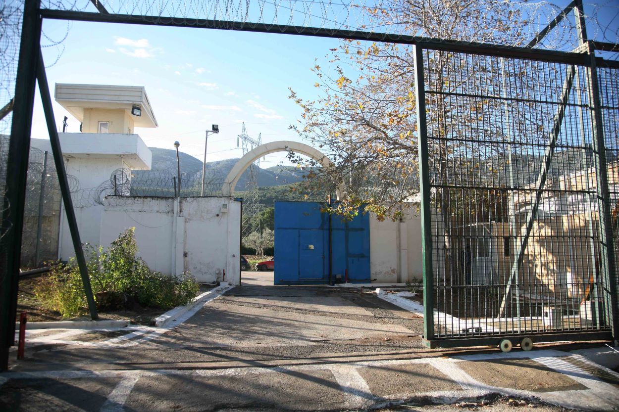Θεσσαλονίκη: Αποφυλακίστηκε με τον όρο να πάει σχολείο