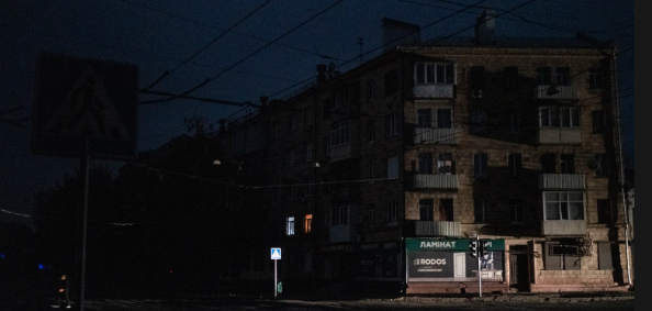 Ουκρανία: “Κιτ επιβίωσης” σε ασανσέρ ενάντια στα black out