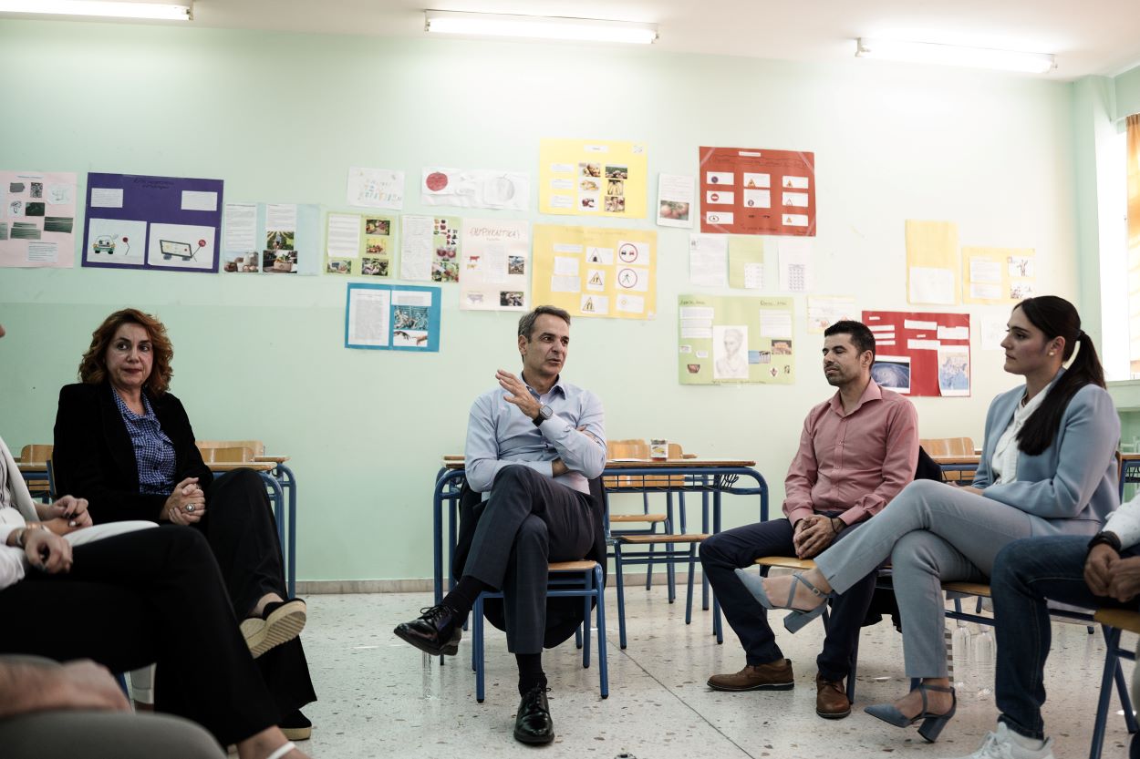 Μητσοτάκης: Σημαντικές οι προσλήψεις μόνιμου προσωπικού στην εκπαίδευση