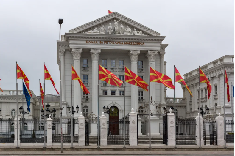 Η Β. Μακεδονία απαγορεύει τη χρήση εθνικιστικών ονομασιών   