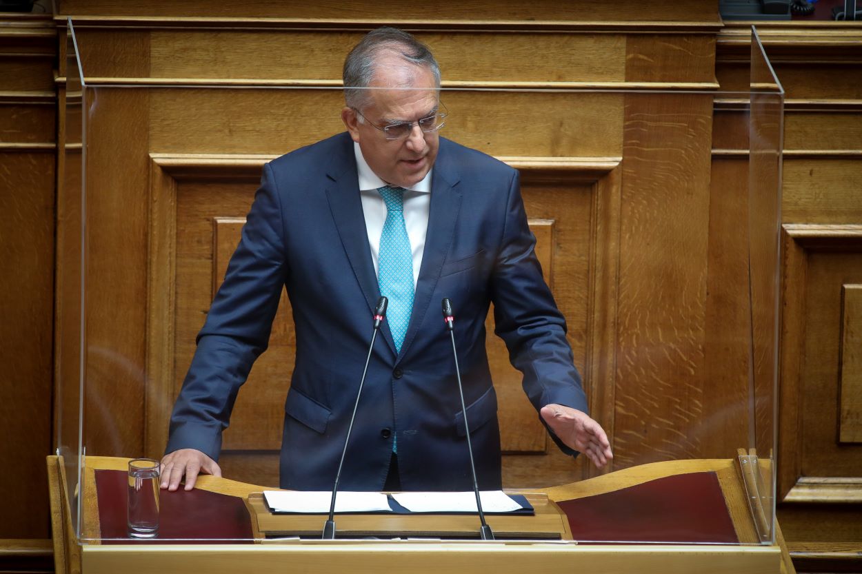 Θεοδωρικάκος: Αδιάφορα τα πολιτικά πιστεύω των δραστών – Ο νόμος ισχύει για όλους