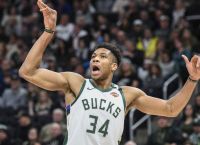 Γιάννης Αντετοκούνμπο: Μια ανάσα από το triple – double ο «Greek Freak» Γιάννης Αντετοκούνμπο: Μια ανάσα από το triple – double ο «Greek Freak»