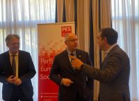 Τσίπρας στο PES: Ευρωομόλογο για την αντιμετώπιση της ενεργειακής κρίσης Τσίπρας στο PES: Ευρωομόλογο για την αντιμετώπιση της ενεργειακής κρίσης