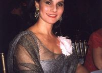 Η Vicky Sarfaty παντρεύτηκε τον πλουσιότερο τραπεζίτη του κόσμου και κληρονόμησε όλη την περιουσία του Η Vicky Sarfaty παντρεύτηκε τον πλουσιότερο τραπεζίτη του κόσμου και κληρονόμησε όλη την περιουσία του