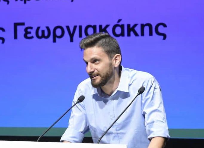 Δάσκαλος σε χωριό στο Ψηλορείτη μεταμόρφωσε σχολείο και βραβεύτηκε ως ο καλύτερος εκπαιδευτικός στην χώρα μας