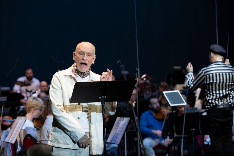 John Malkovich in Athens: Declares support for the return of the Parthenon Sculptures to Greece