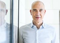 Γιάννης Μόσχος: Ο διευθυντής του Εθνικού θεάτρου είναι γκέι και δεν ντρέπεται για την ταυτότητα του