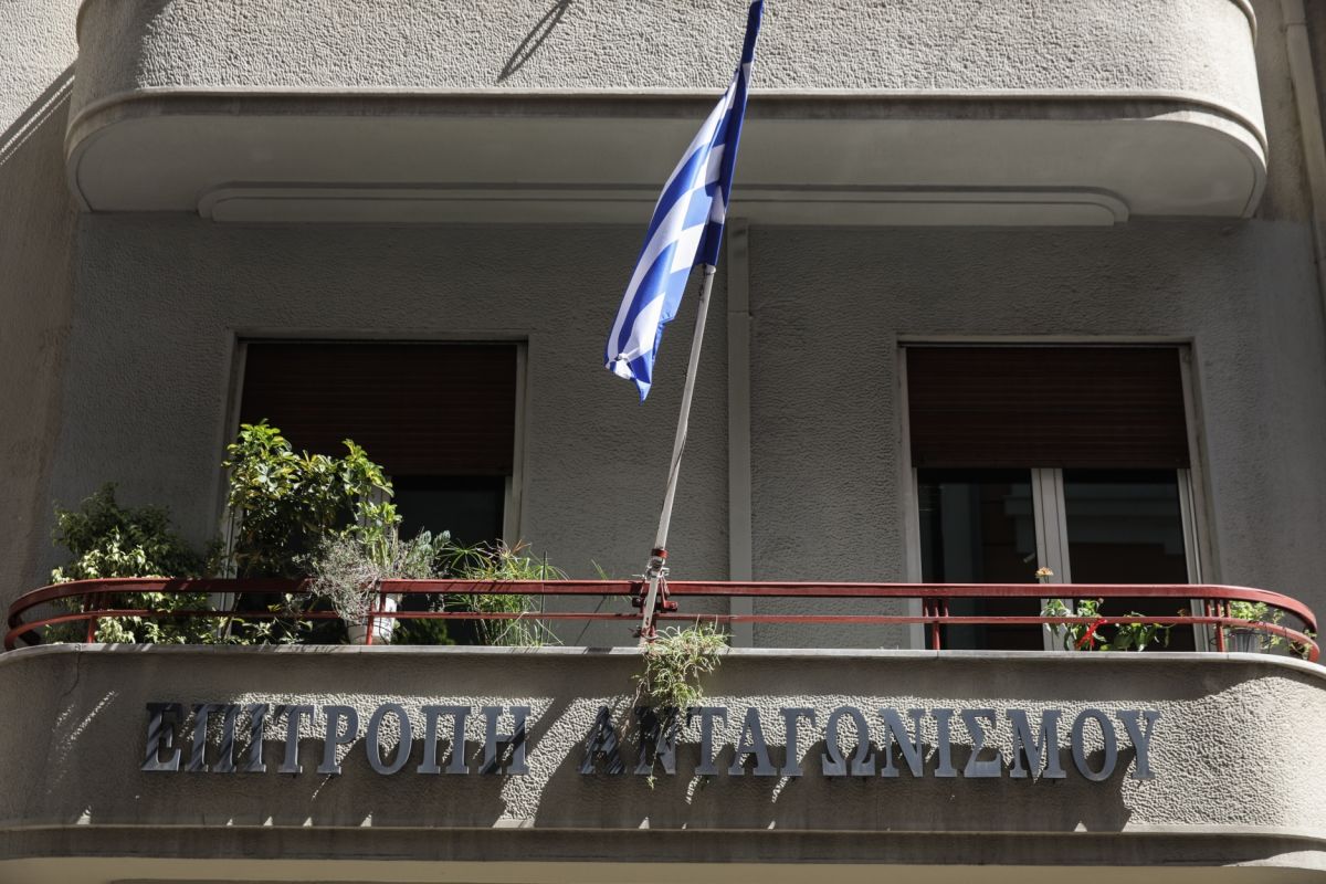 Επιτροπή Ανταγωνισμού: Κατά προτεραιότητα έρευνα για τις τραπεζικές χρεώσεις