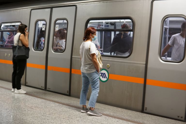 Μετρό Πειραιά: Τη Δευτέρα ξεκινούν τα δρομολόγια