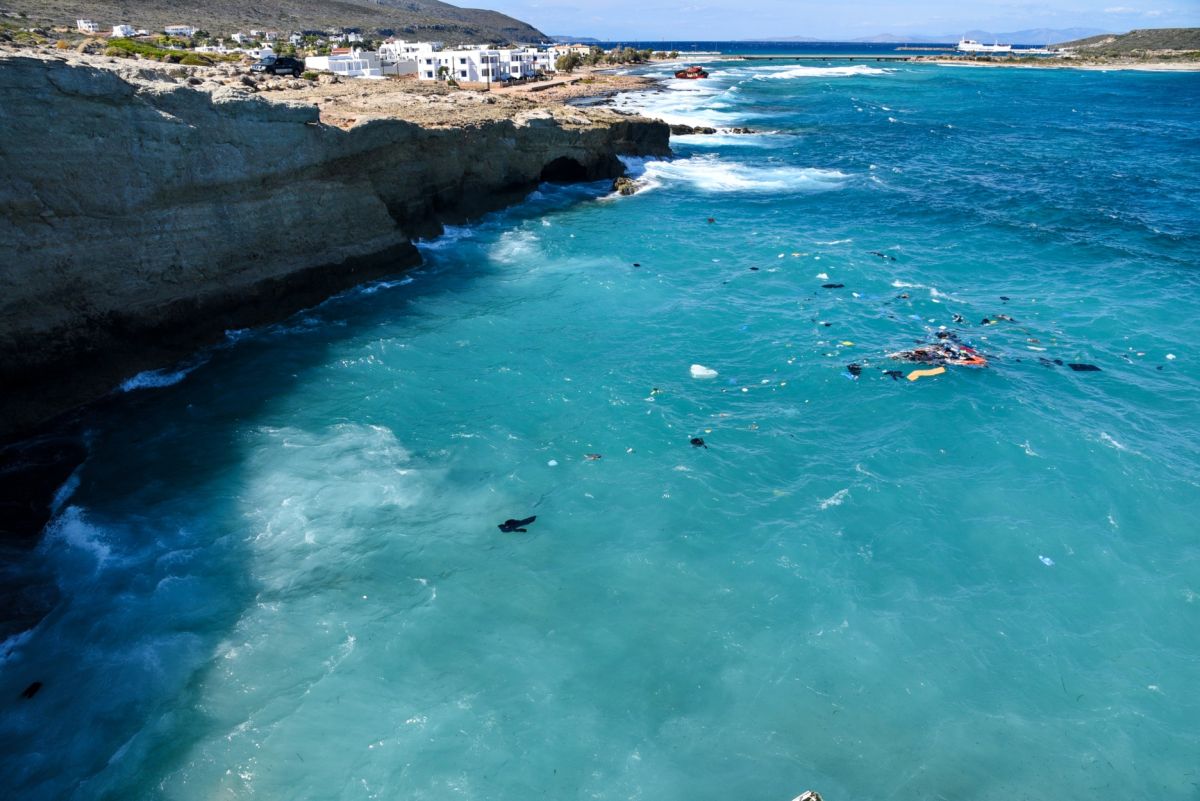 Κύθηρα: 15 αγνοούμενοι – 18 νεκροί στη Λέσβο
