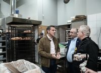 Τσίπρας: Αδιανόητο ότι δεν έχουν μειωθεί ΦΠΑ και ΕΦΚ