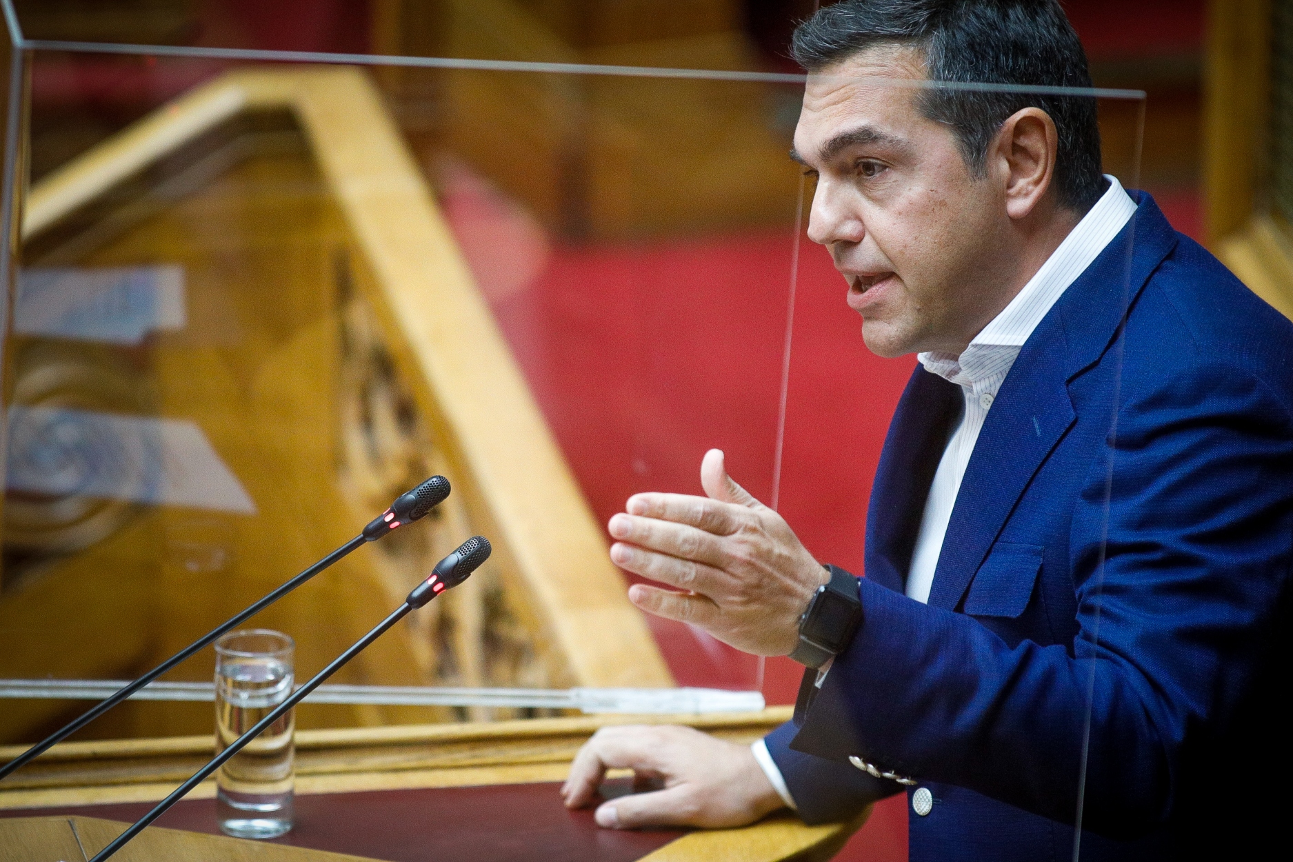 Τσίπρας στη Βουλή για παρακολουθήσεις: Ο κ. Μητσοτάκης είναι μια πολιτική στρουθοκάμηλος