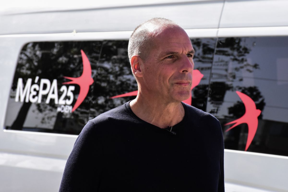 Βαρουφάκης για την Μπακαδήμα: Συνεχίζουμε, έχουμε νέο κόσμο