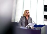 Μαρία Σπυράκη: Να καταδικάσουμε την Τουρκία, οπλοποιεί τους ανθρώπους