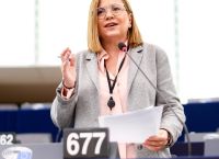 Σπυράκη: Επείγουσα έκκληση στο Ευρωπαϊκό Συμβούλιο για τη μείωση του ενεργειακού κόστους